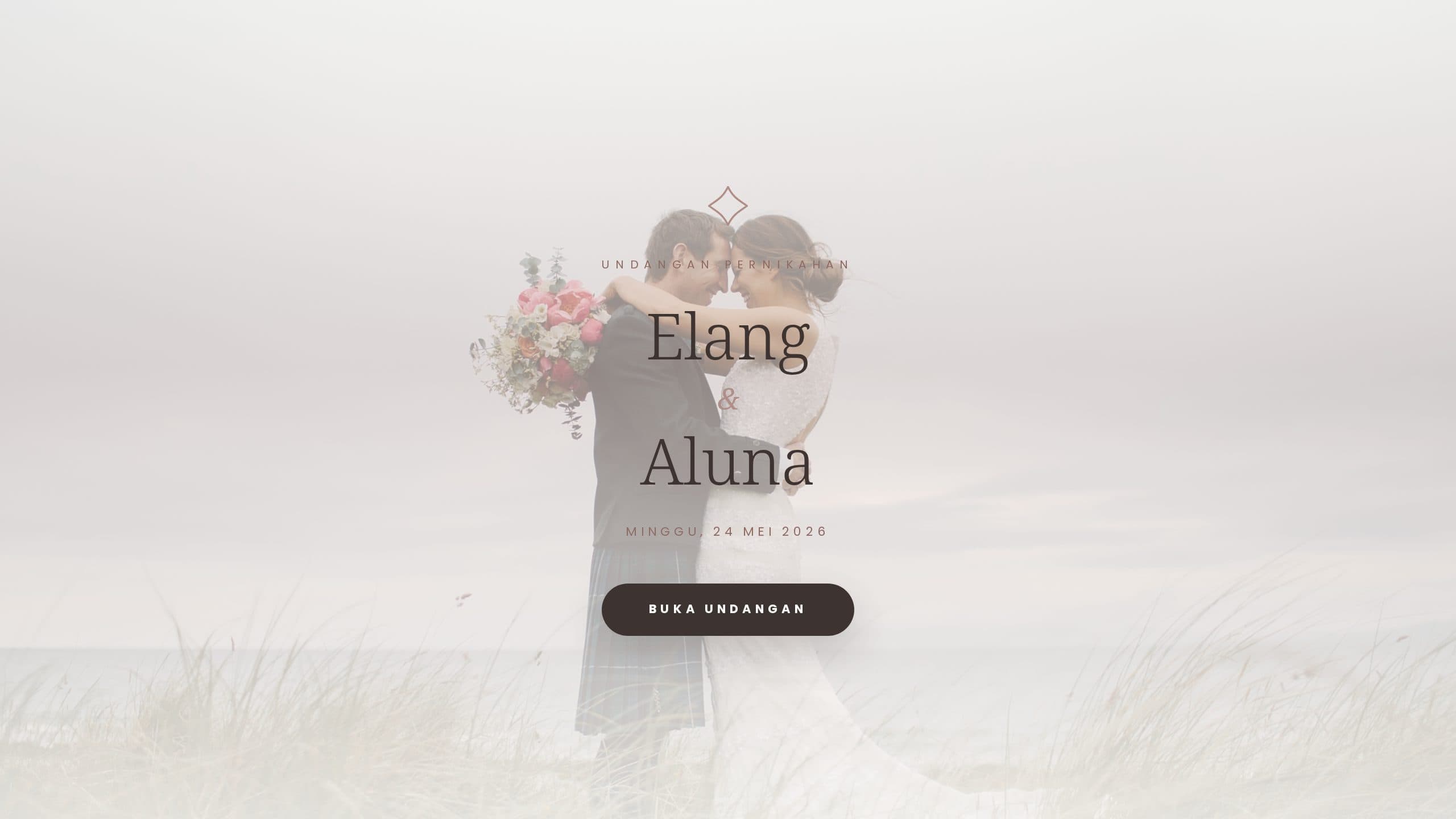 Sampul template Aurora Wedding dengan foto pasangan